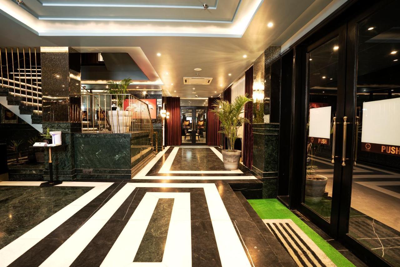 Foxoso Hotel, Delhi Airport Ню Делхи Екстериор снимка